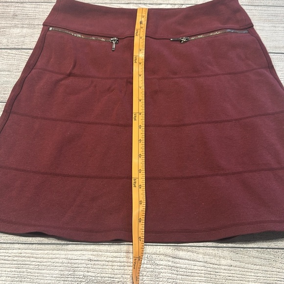 Women’s Athleta Strata ponte knit skirt with pockets size XS - Picture 6 of 9